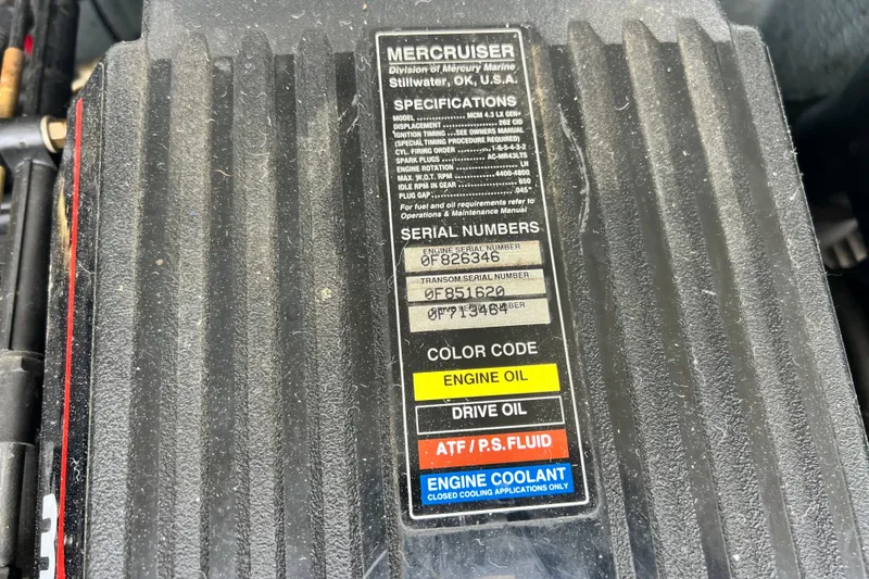 Slide: The Image of Sea Ray 190 Bow Rider 1996 - 22