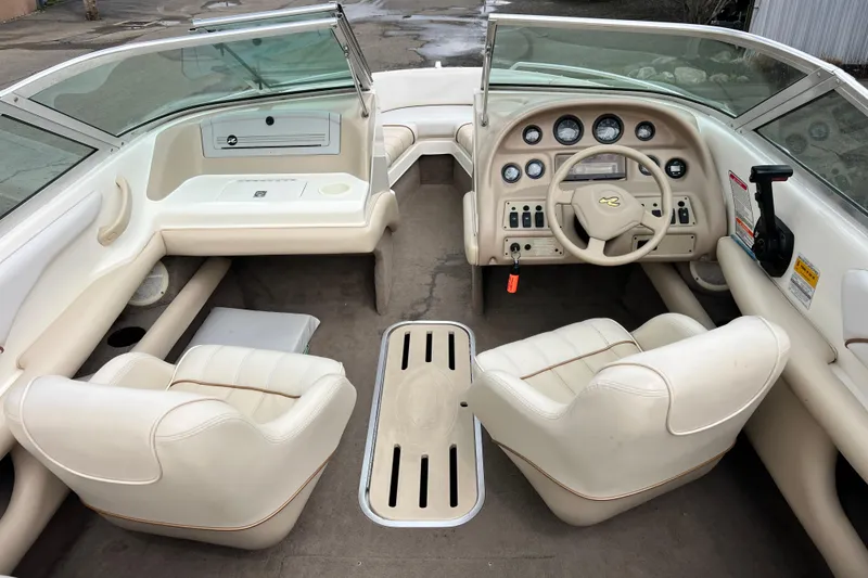 Slide: The Image of Sea Ray 190 Bow Rider 1996 - 25