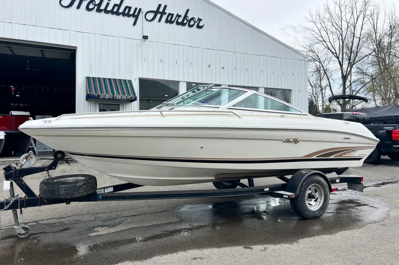 Slide: The Image of Sea Ray 190 Bow Rider 1996 - 26