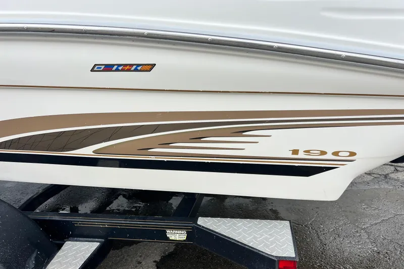 Slide: The Image of Sea Ray 190 Bow Rider 1996 - 3