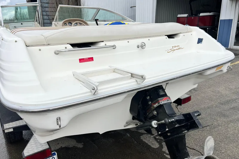 Slide: The Image of Sea Ray 190 Bow Rider 1996 - 8