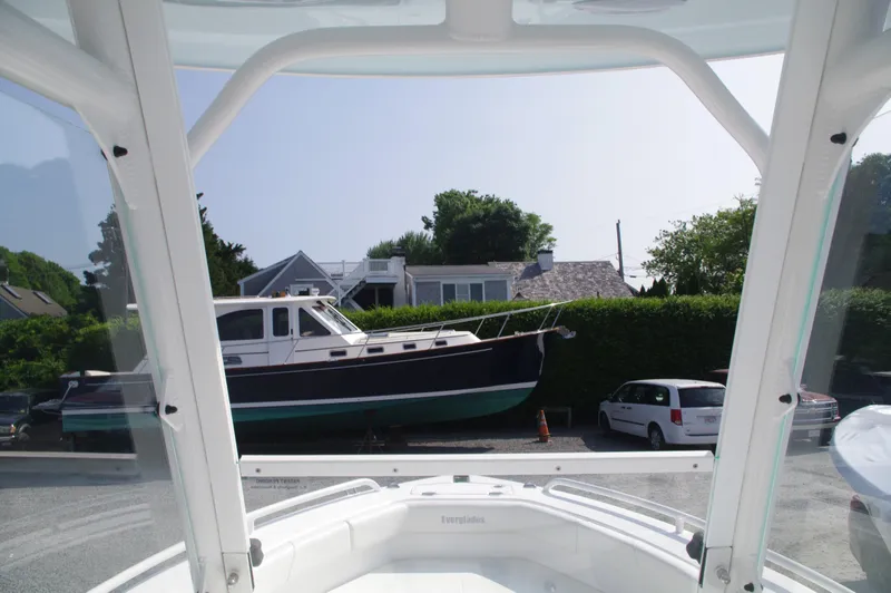 Slide: The Image of Interior view of a 2023 Everglades 235 Center Console boat. - 24