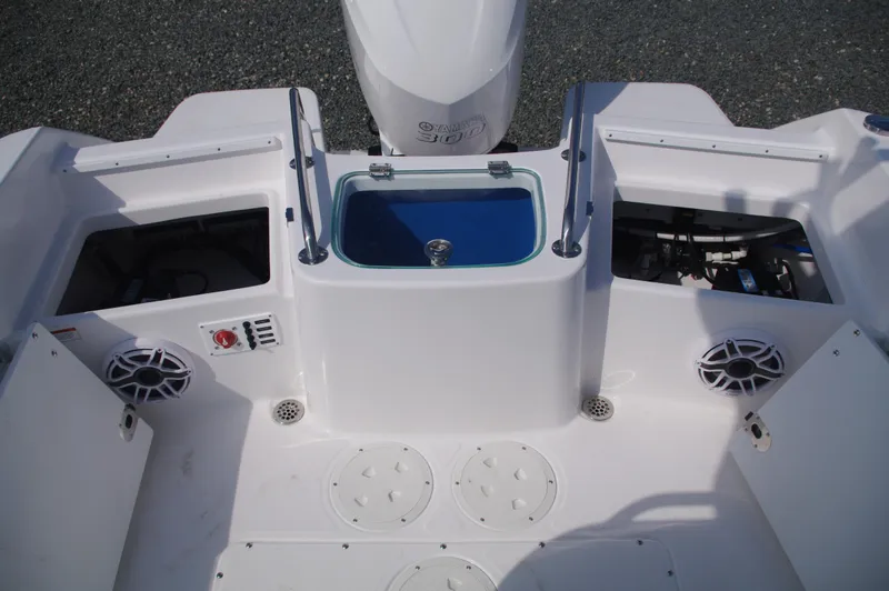 Slide: The Image of Interior view of 2023 Everglades 235 Center Console boat. - 8