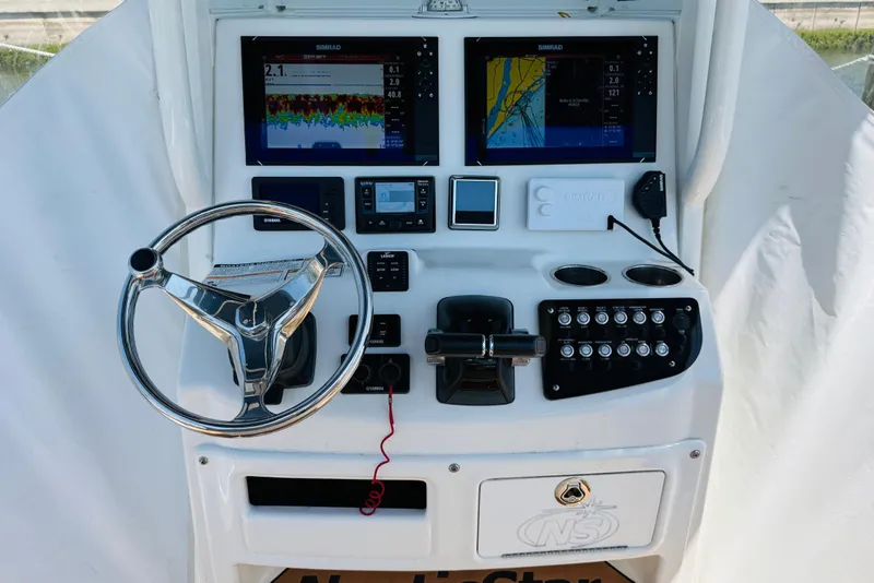 Slide: The Image of Control console of NauticStar 28 XS boat, year 2021. - 3