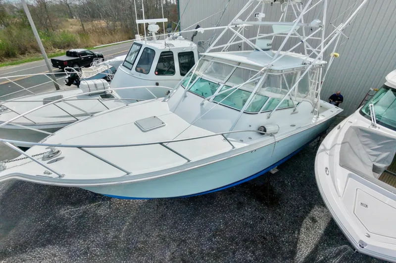 The Image of 2004 Topaz 32 Express - 0