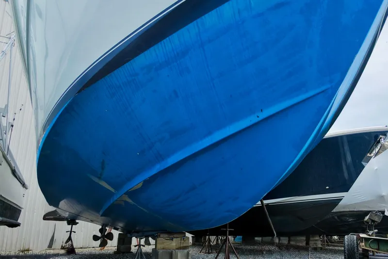 Slide: The Image of 2004 Topaz 32 Express bottom. - 11