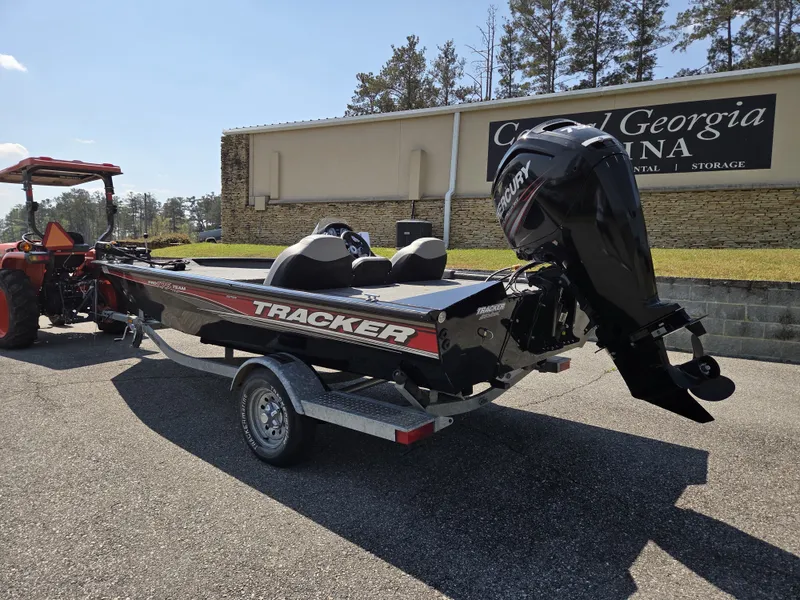 Slide: The Image of Tracker Pro Team 175 2018 - 4