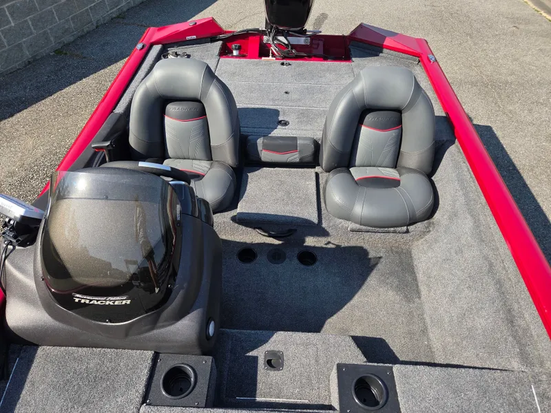 Slide: The Image of Tracker Boats 5 Hours! Pro Team 175 TXW 2023 - 7