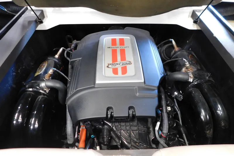 Slide: The Image of 2009 MasterCraft X55 Vortec 6000 engine, showcasing powerful marine performance. - 18