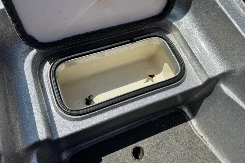 Slide: The Image of Ranger Z522 Comanche 2015 - 7