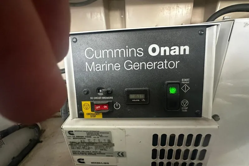 Slide: The Image of Cummins Onan marine generator on 2009 Sea Ray 43 Sundancer yacht. - 40