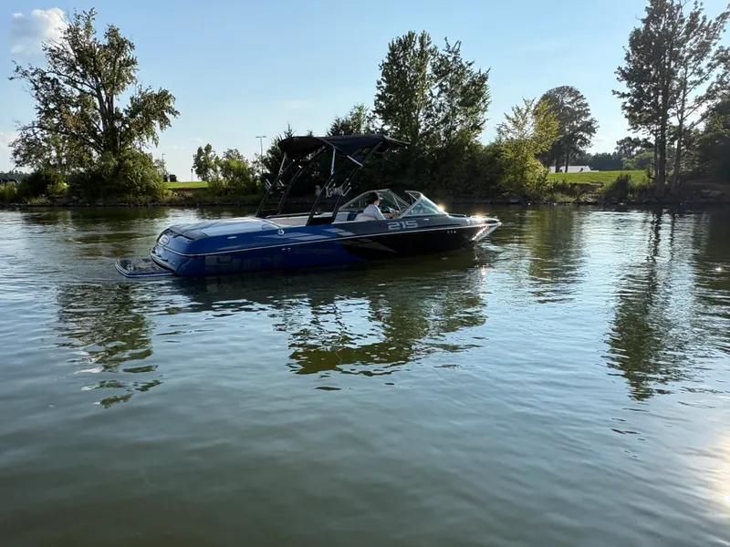 Slide: The Image of Sanger Ski Boats V215 2016 - 1