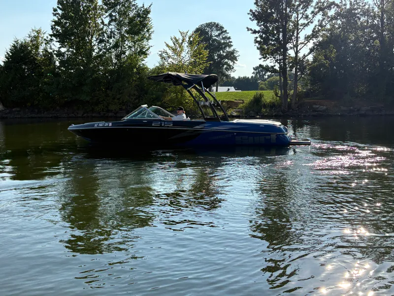Slide: The Image of Sanger Ski Boats V215 2016 - 4