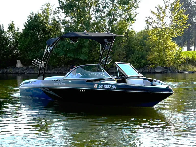 Slide: The Image of Sanger Ski Boats V215 2016 - 5