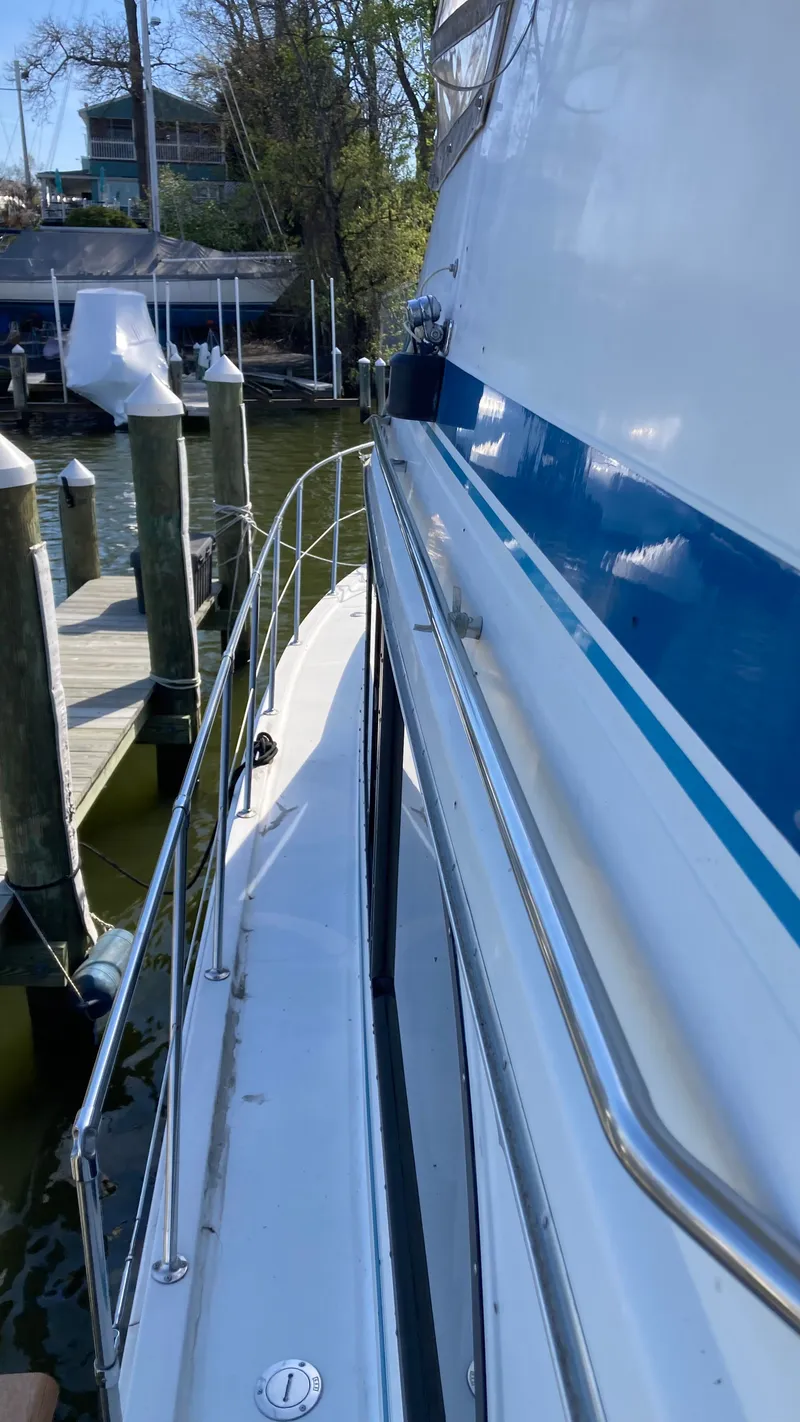 Slide: The Image of Chris-Craft 427 Catalina 1989 - 10