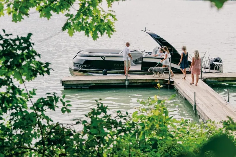 Slide: The Image of 2022-Harris-Grand-Mariner-250-MarineMax - 10