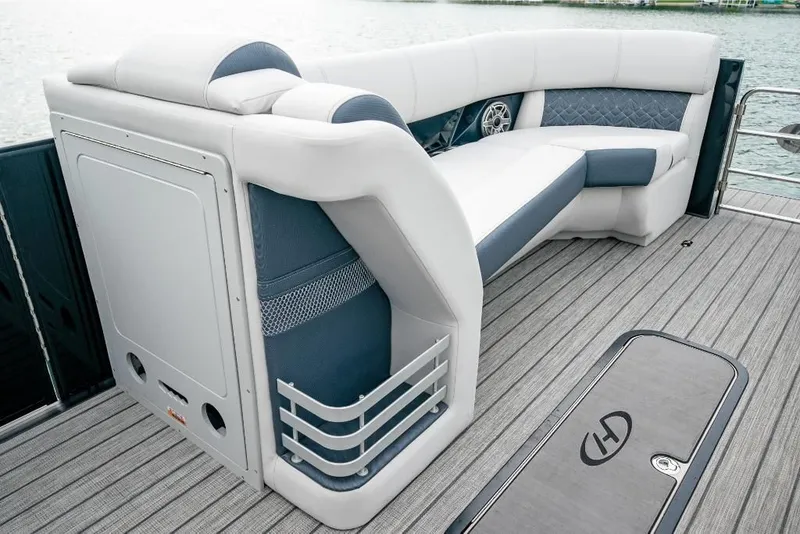Slide: The Image of 2022-Harris-Grand-Mariner-250-MarineMax - 11