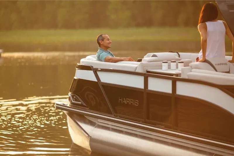 Slide: The Image of 2022-Harris-Grand-Mariner-250-MarineMax - 14