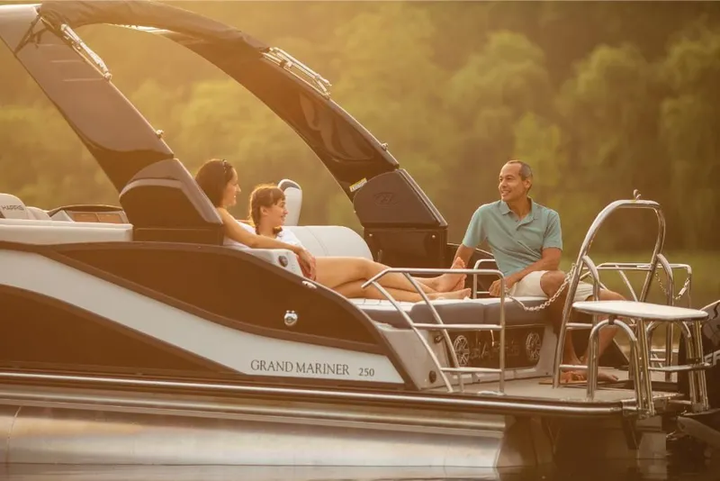 Slide: The Image of 2022-Harris-Grand-Mariner-250-MarineMax - 27