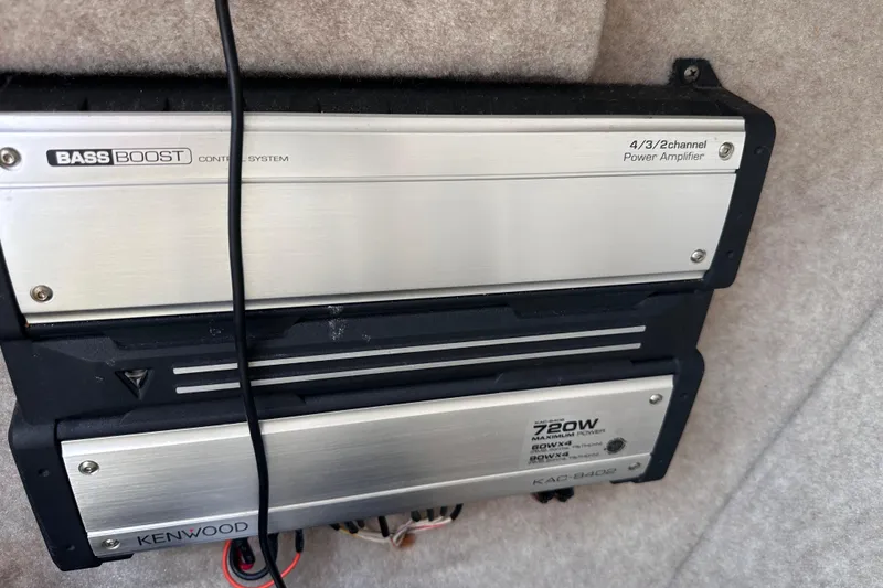 Slide: The Image of Kenwood power amplifier with bass boost in 2006 Formula 280 Bowrider boat. - 23