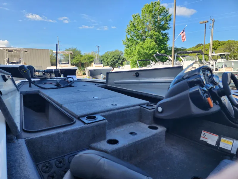 Slide: The Image of Tracker Pro Team 195 TXW 2024 - 13