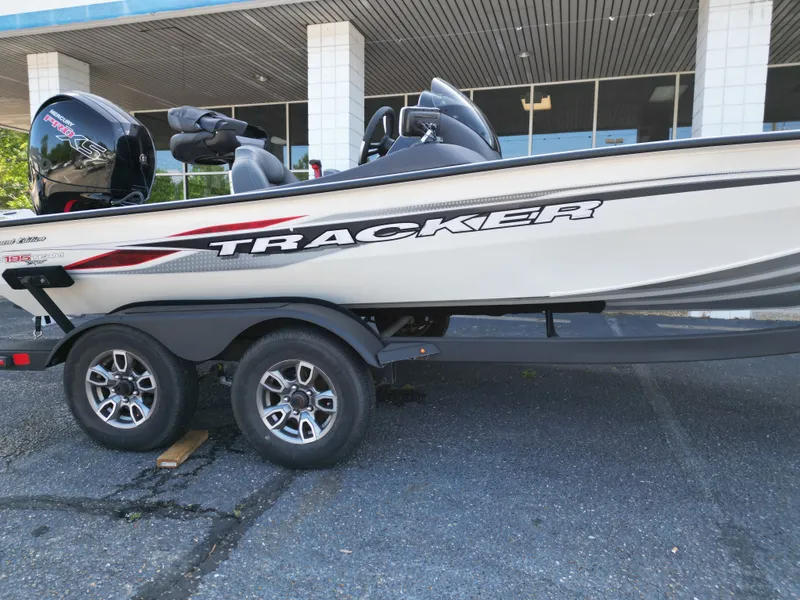 Slide: The Image of Tracker Pro Team 195 TXW 2024 - 3