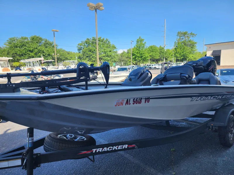 Slide: The Image of Tracker Pro Team 195 TXW 2024 - 8