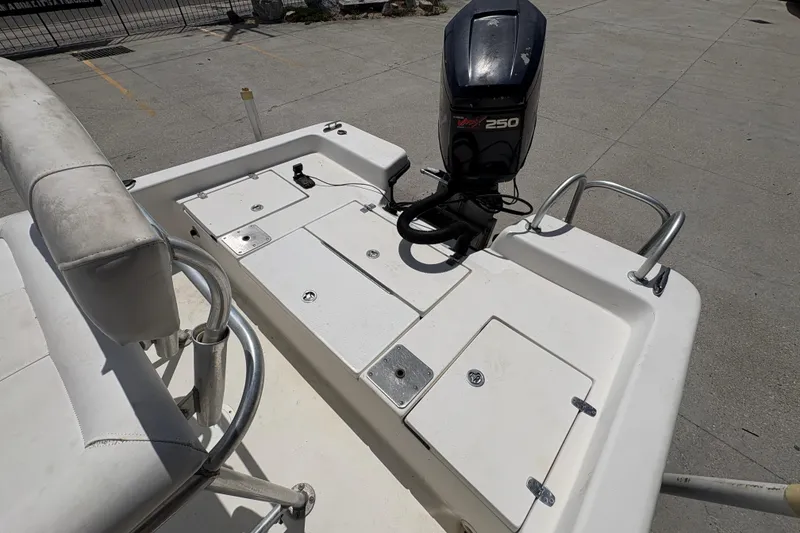 Slide: The Image of 2005 Blazer Bay 2220 Professional boat with Yamaha VMAX 250 engine, rear deck view. - 13