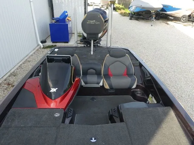 Slide: The Image of Skeeter ZX250 2017 - 18