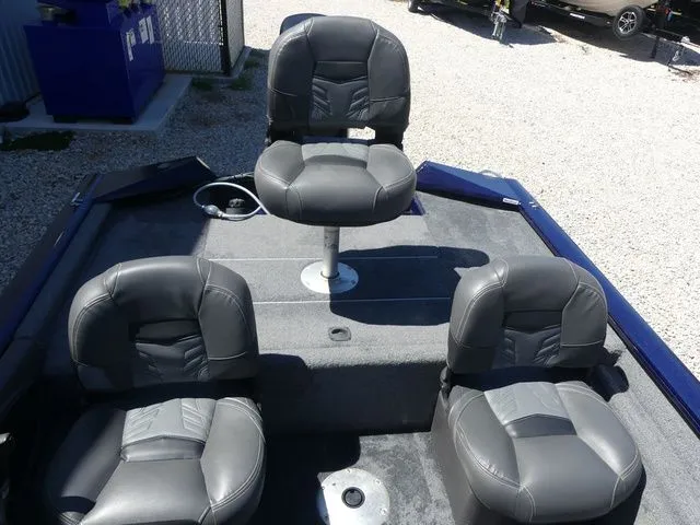 Slide: The Image of Tracker Pro 175 TF 2019 - 10