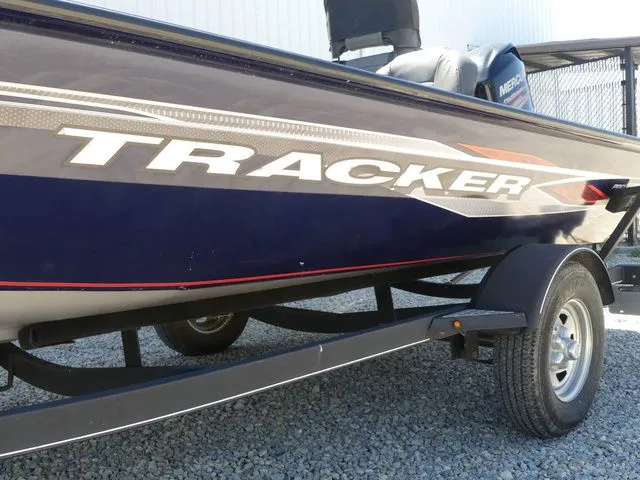 Slide: The Image of Tracker Pro 175 TF 2019 - 4