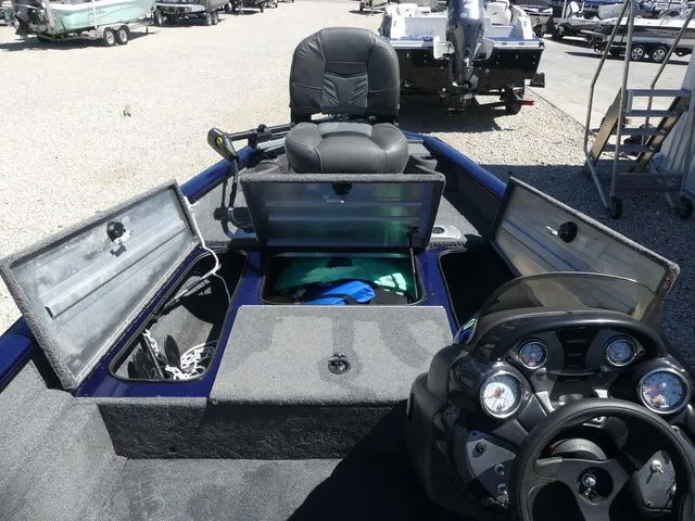 Slide: The Image of Tracker Pro 175 TF 2019 - 8