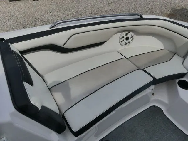 Slide: The Image of Yamaha AR210 2019 - 18