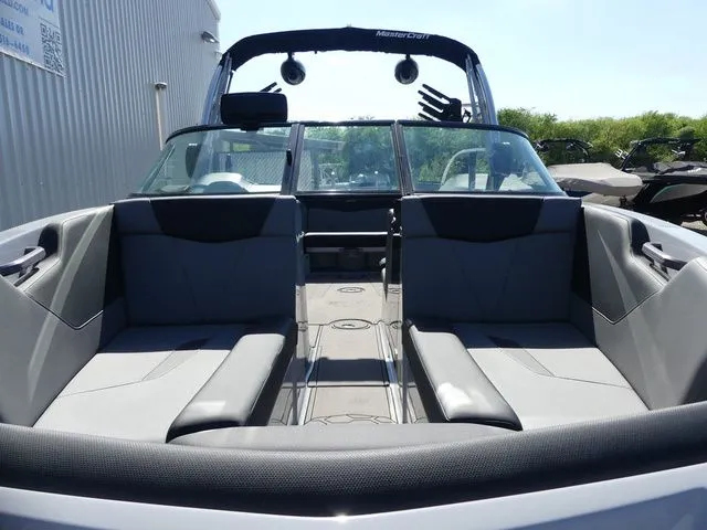Slide: The Image of MasterCraft NXT24 2022 - 10