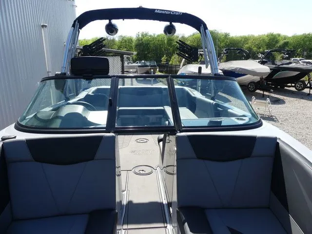 Slide: The Image of MasterCraft NXT24 2022 - 11