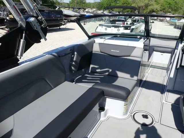 Slide: The Image of MasterCraft NXT24 2022 - 13