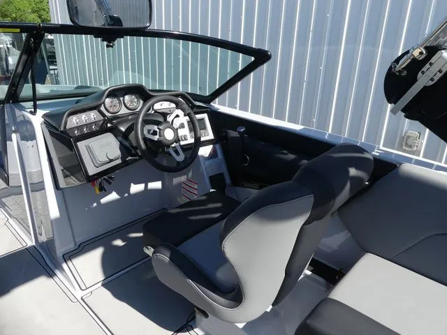 Slide: The Image of MasterCraft NXT24 2022 - 15