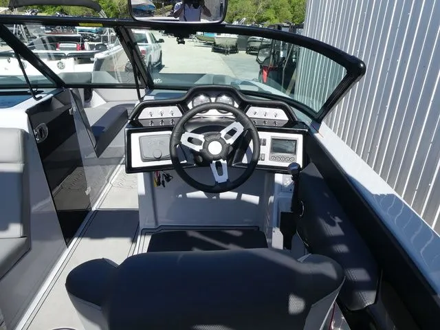 Slide: The Image of MasterCraft NXT24 2022 - 17