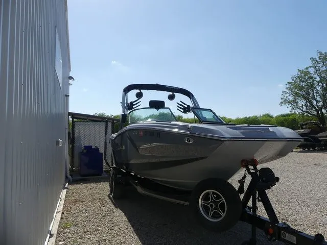 Slide: The Image of MasterCraft NXT24 2022 - 8