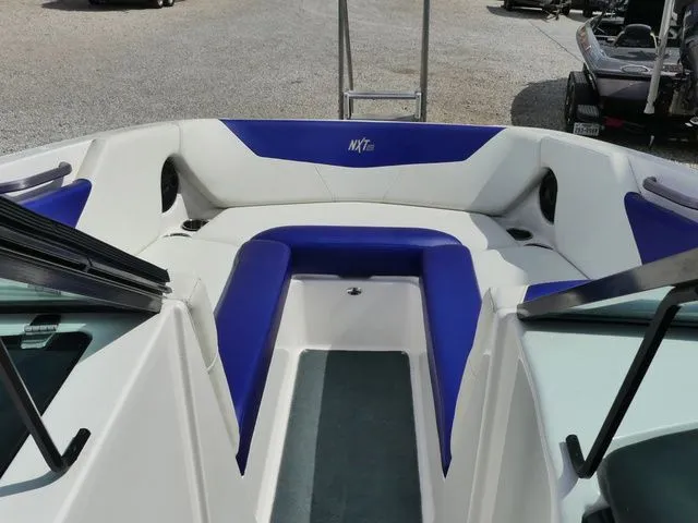 Slide: The Image of MasterCraft NXT24 2021 - 11