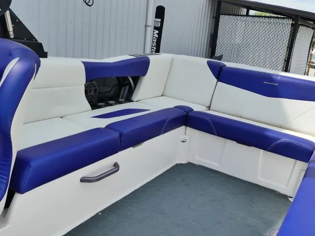 Slide: The Image of MasterCraft NXT24 2021 - 15