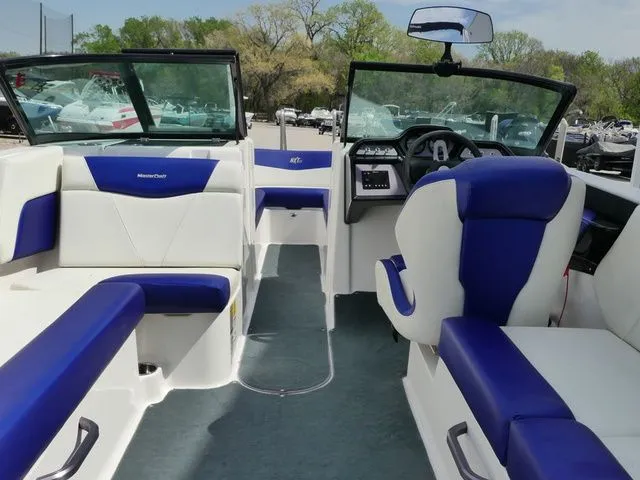 Slide: The Image of MasterCraft NXT24 2021 - 17