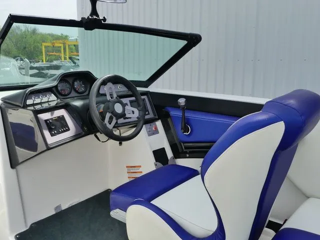 Slide: The Image of MasterCraft NXT24 2021 - 18