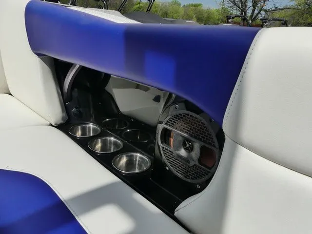 Slide: The Image of MasterCraft NXT24 2021 - 22