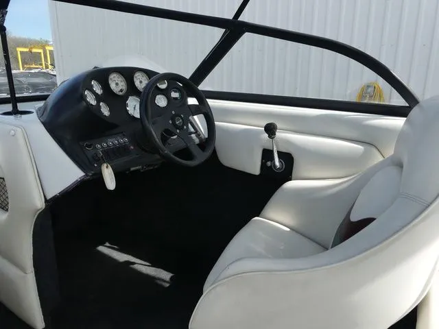 Slide: The Image of Tigé 2200V 1998 - 16