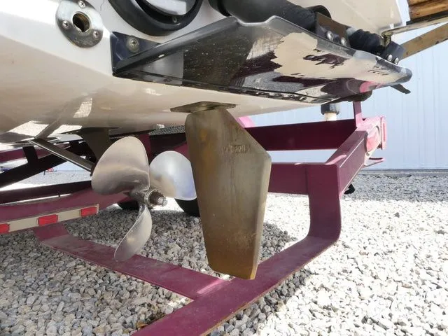 Slide: The Image of Tigé 2200V 1998 - 5