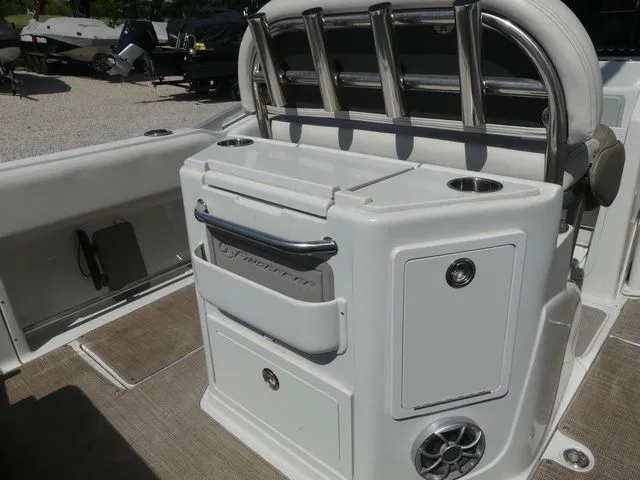 Slide: The Image of Crownline Boats 220 FinSeeker 2020 - 14