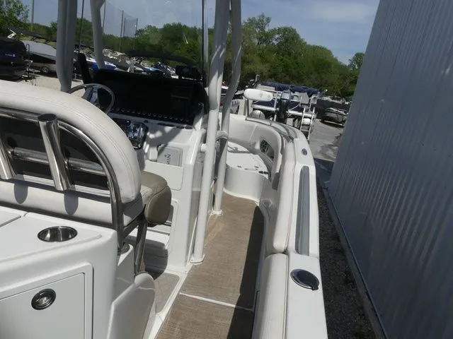 Slide: The Image of Crownline Boats 220 FinSeeker 2020 - 16