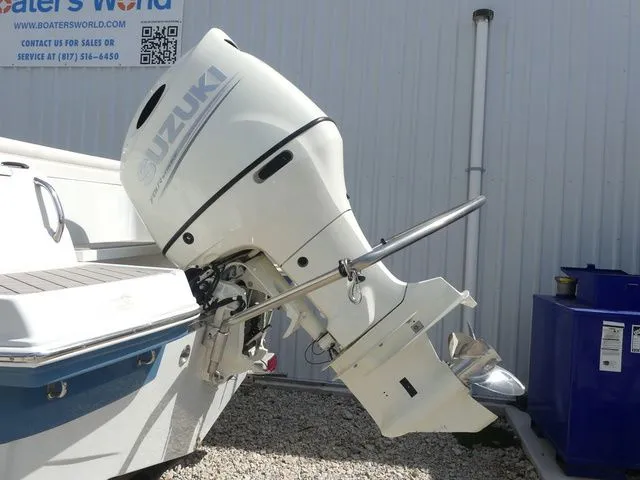 Slide: The Image of Crownline Boats 220 FinSeeker 2020 - 4
