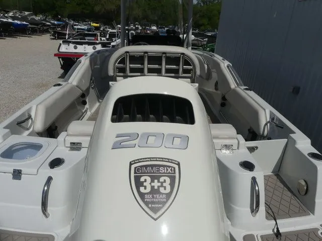Slide: The Image of Crownline Boats 220 FinSeeker 2020 - 5